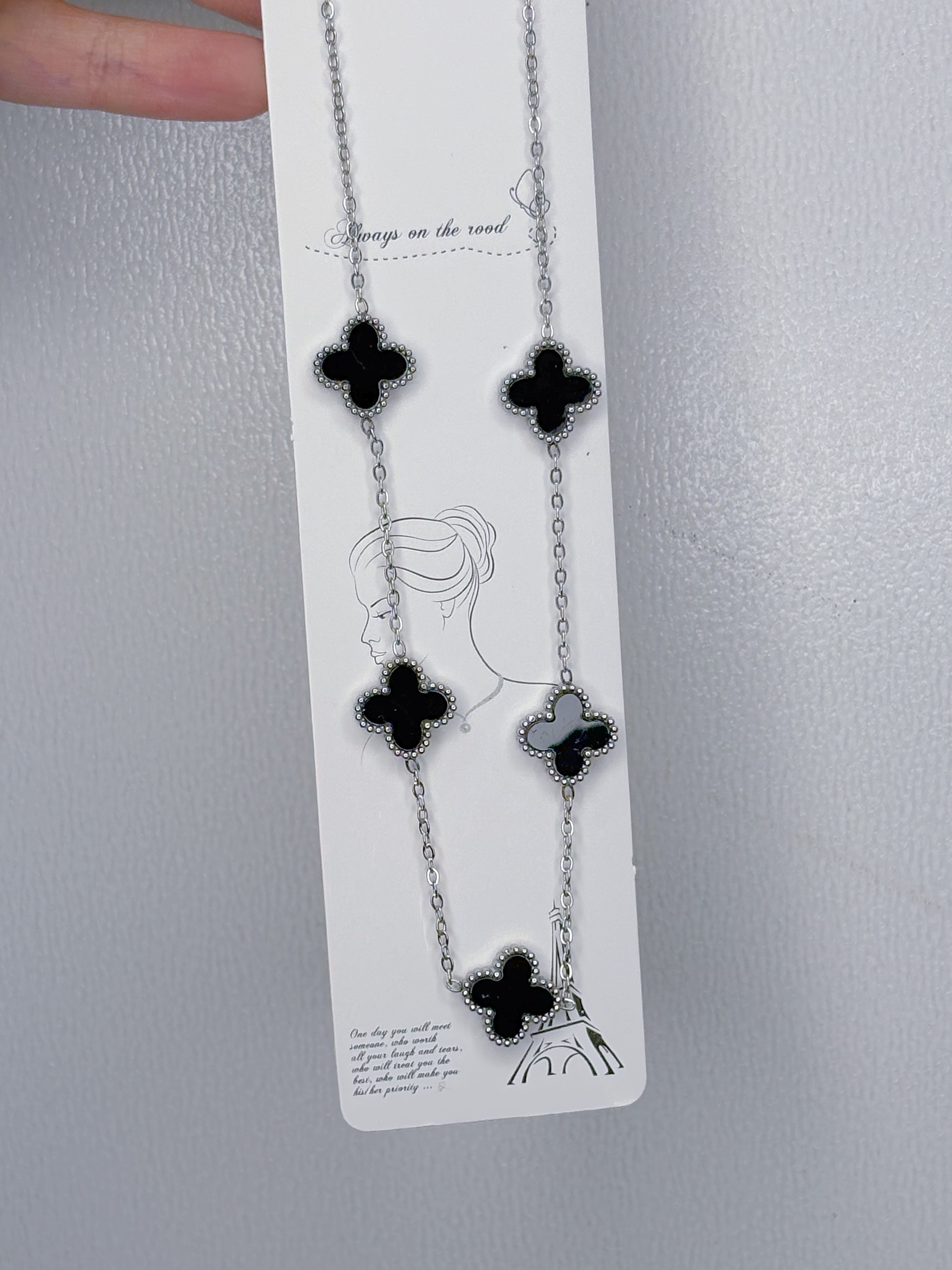 گردنبند ونکلیف